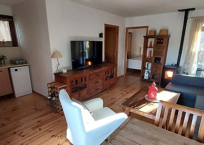 Charming In The Pyrenees Appartement Err